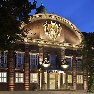 4* Hotell Courtyard By Marriott